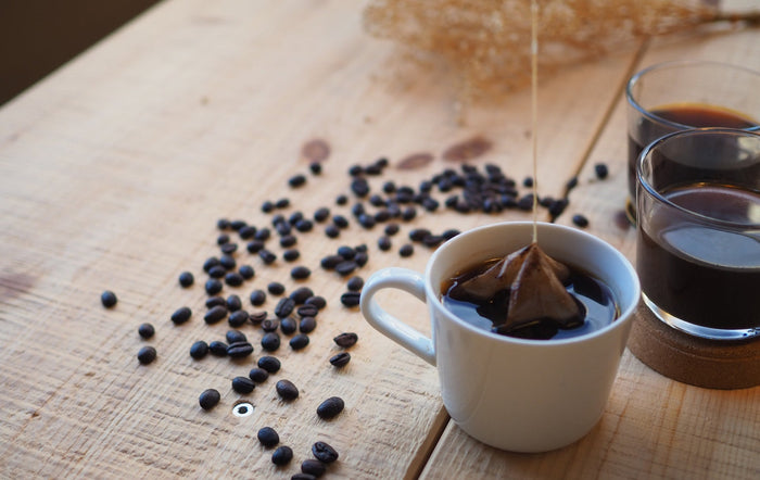 ティーバッグコーヒーの実用的な楽しみ方。手軽においしい一杯を